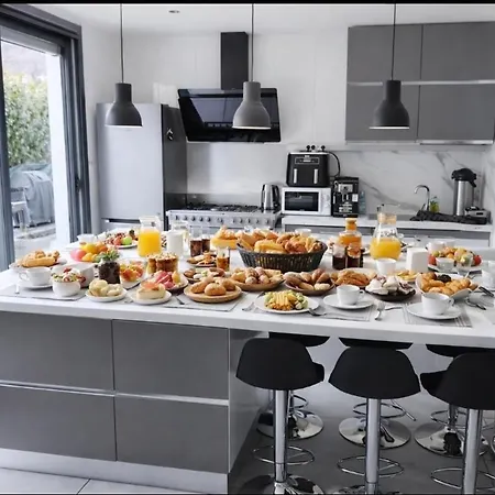 Bed & Breakfast Aux Pieds Des Montagnes Saint-Michel-de-Maurienne