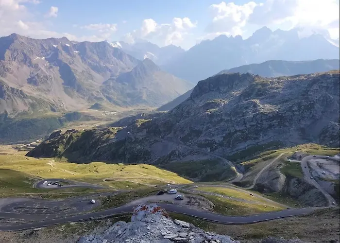 Aux Pieds Des Montagnes Bed & Breakfast